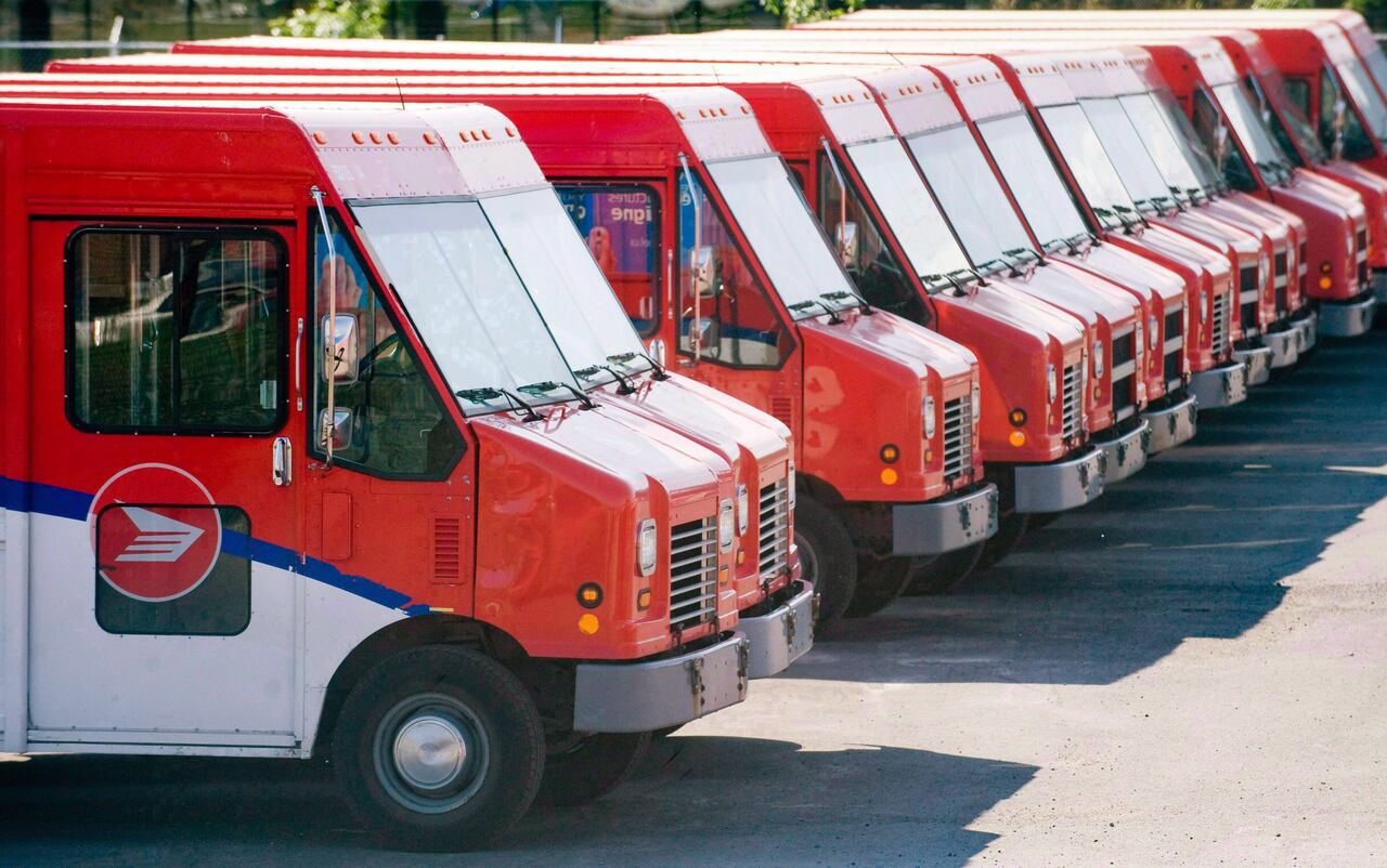 cover - Canada Post Stuck in Transit: Common Causes and Solutions
